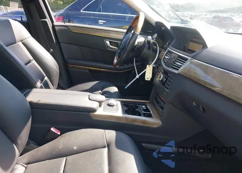 2010 Mercedes-Benz E 350 4Matic из США, поврежденный, VIN WDDHF8HBXAA253124